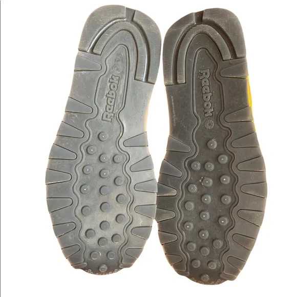 Yellow classic Reebok size 5